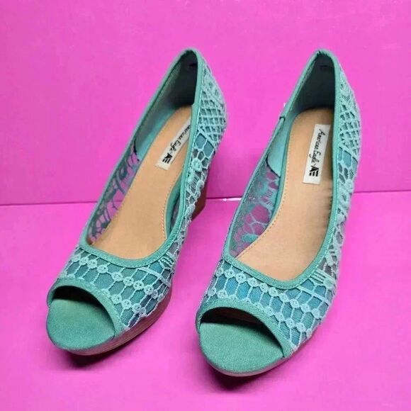 American Eagle Peep Toe Lace Wedge Aqua Size 10 - Picture 1 of 9